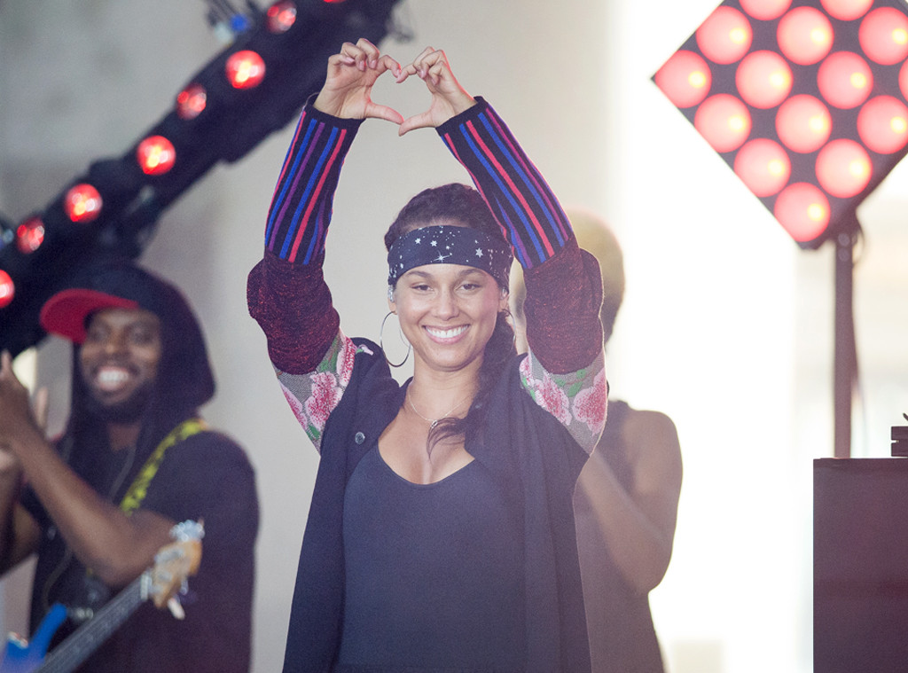 ESC: Alicia Keys Makeup Free ESC: Alicia Keys Makeup Free